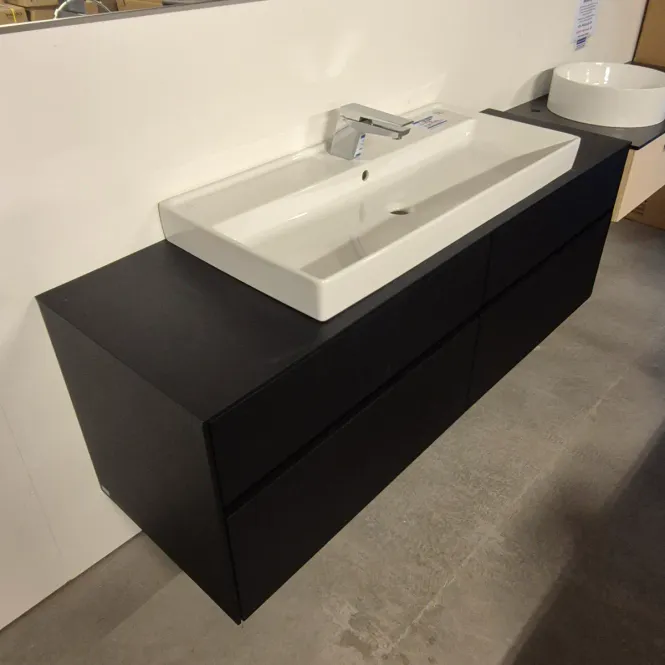 Hovedbilde OUTLET: Villeroy & Boch Collaro 160 cm Baderomsmøbel Sort - ...