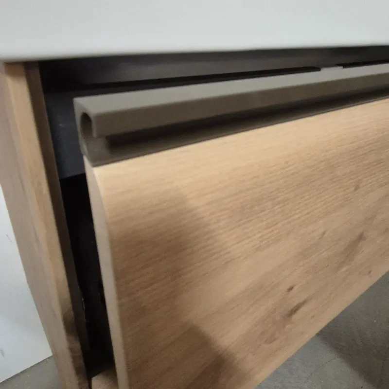 OUTLET: Laufen Meda Baderomsinnredning 80 cm Høyrestilt Servant - Utstilling