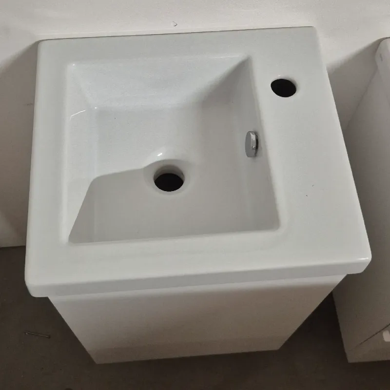 OUTLET: Quadro Slim 40 cm Baderomsmøbel Matt Hvit - Utstilling